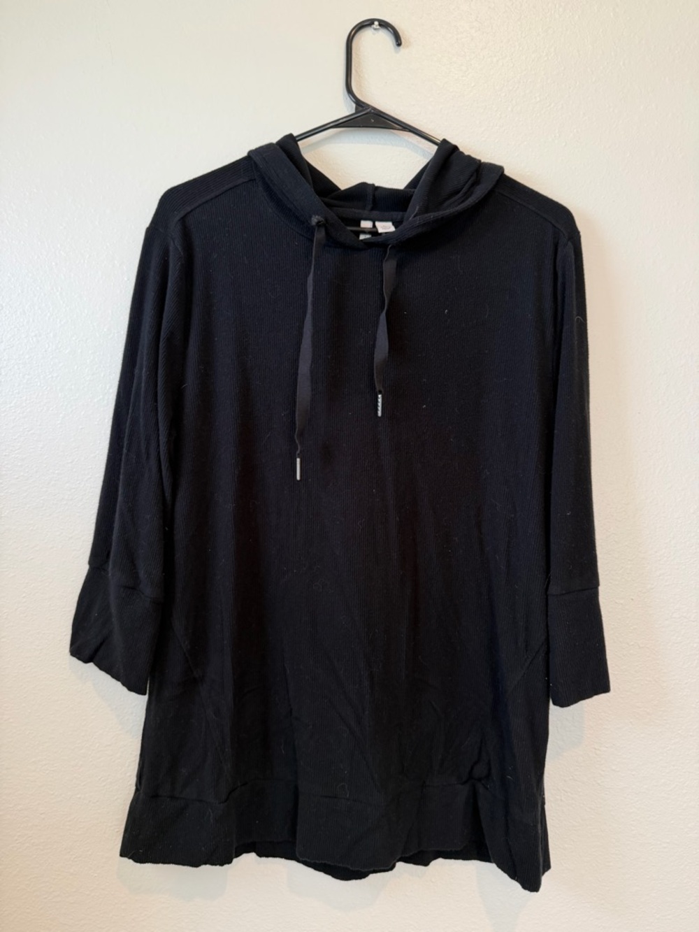 Black Hooded Lightweight Pullover